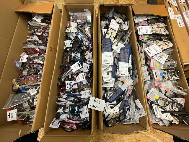 Leesbril diverse modellen, kleuren en sterktes (400x) - afbeelding 1 van  5