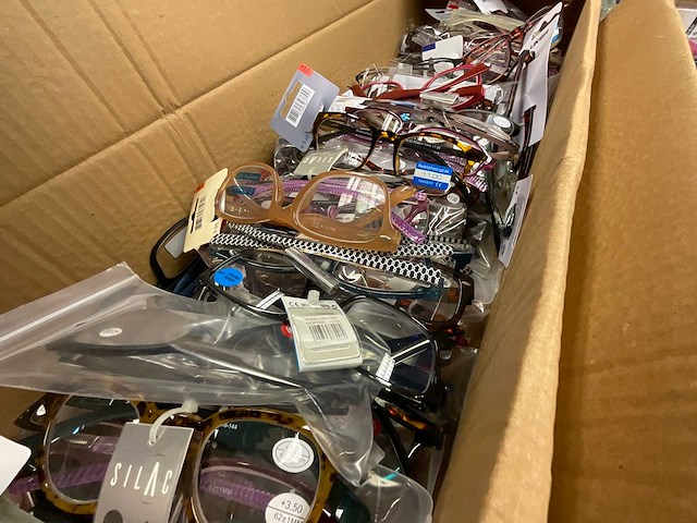 Leesbril diverse modellen, kleuren en sterktes (400x) - afbeelding 2 van  5