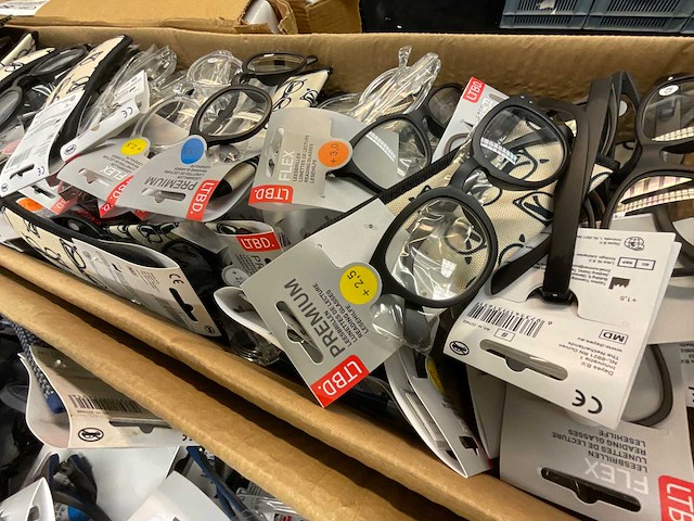 Leesbril diverse modellen, kleuren en sterktes (400x) - afbeelding 5 van  5