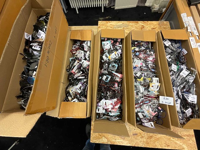 Leesbril diverse modellen, kleuren en sterktes (500x) - afbeelding 1 van  4