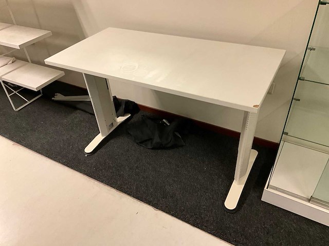 Legbordstelling en diverse inventaris - afbeelding 7 van  7