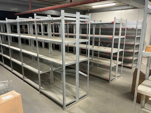 Legbordstelling en overig inventaris - afbeelding 18 van  23