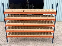 Legbordstelling incl 150 magazijnbakken. gedemonteerd