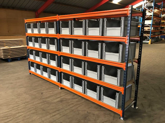 Legbordstelling incl 32 grote magazijnbakken. - afbeelding 1 van  3