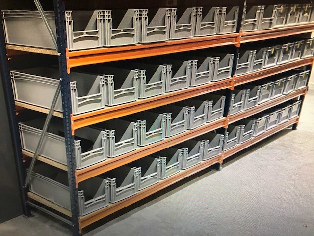Legbordstelling incl 60 grote magazijnbakken. - afbeelding 2 van  2