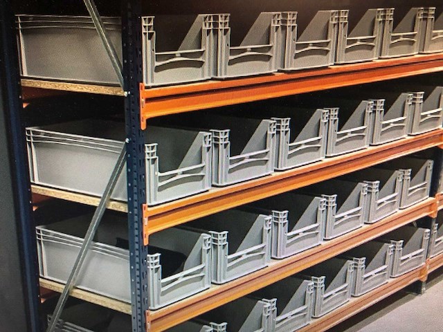 Legbordstelling incl 60 grote magazijnbakken. - afbeelding 1 van  2