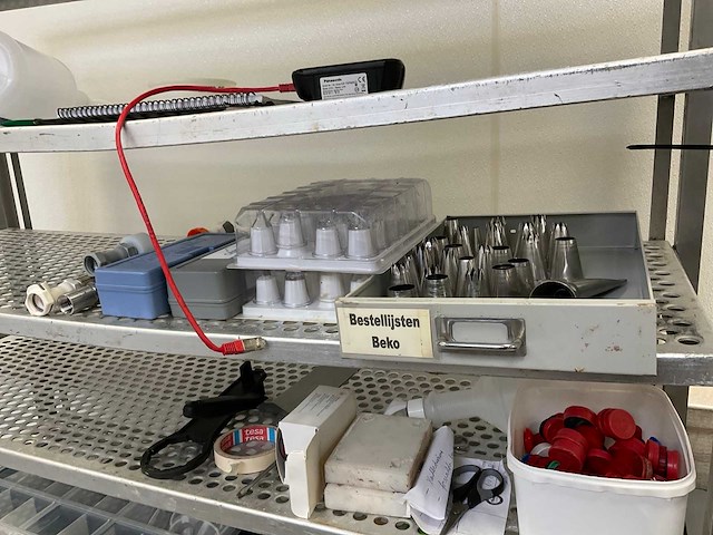 Legbordstelling inclusief bakkerij benodigdheden - afbeelding 3 van  7
