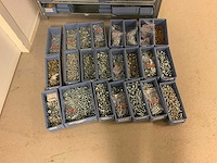 Legbordstelling met 100 bakjes diverse schroeven en bouten - afbeelding 6 van  10