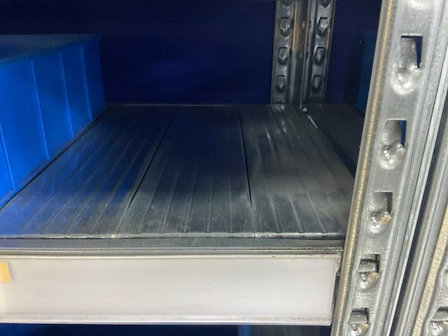 Legbordstelling met (321x) magazijnbakken - afbeelding 3 van  16