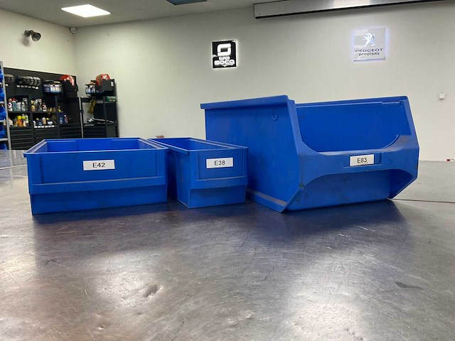 Legbordstelling met (321x) magazijnbakken - afbeelding 9 van  16