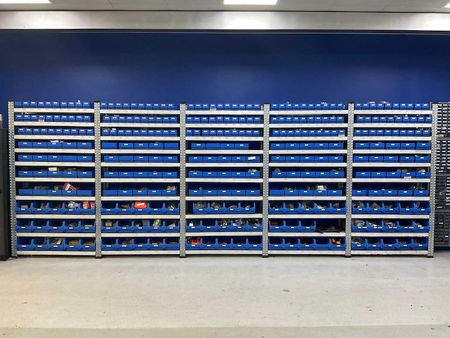 Legbordstelling met (321x) magazijnbakken - afbeelding 11 van  16