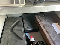 Legbordstelling met diverse robotonderdelen - afbeelding 28 van  28