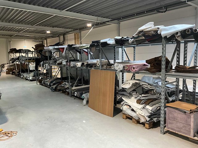 Legbordstelling met inhoud textiel - afbeelding 1 van  8