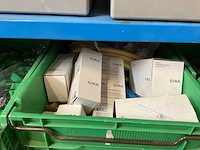 Legbordstelling met inhoud - afbeelding 9 van  33