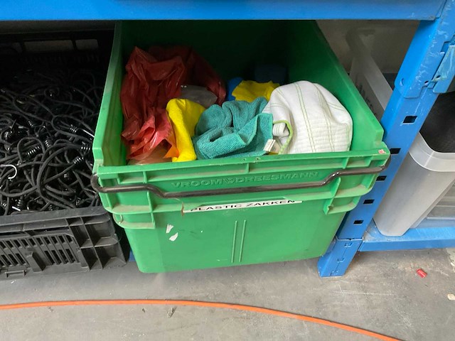 Legbordstelling met inhoud - afbeelding 25 van  33