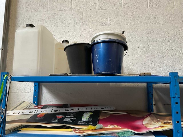 Legbordstelling met inhoud - afbeelding 33 van  33