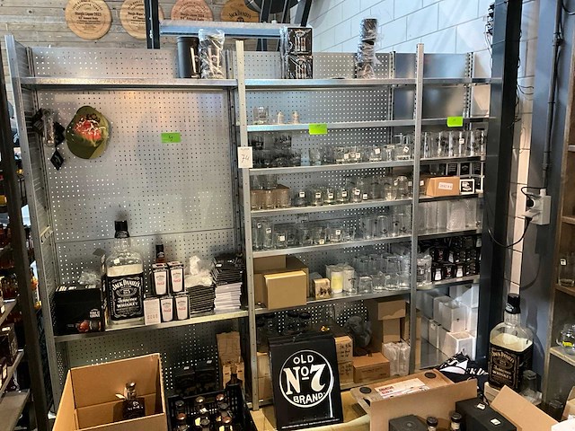 Legbordstelling met multifunctionele achterwand - afbeelding 1 van  4