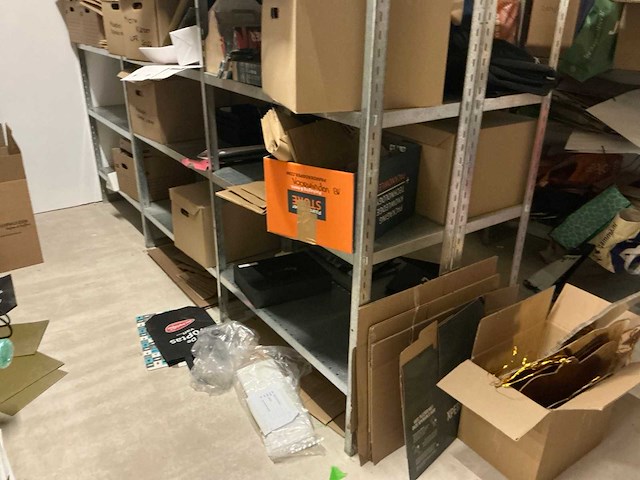 Legbordstellingen en werkplaatskasten - afbeelding 10 van  11