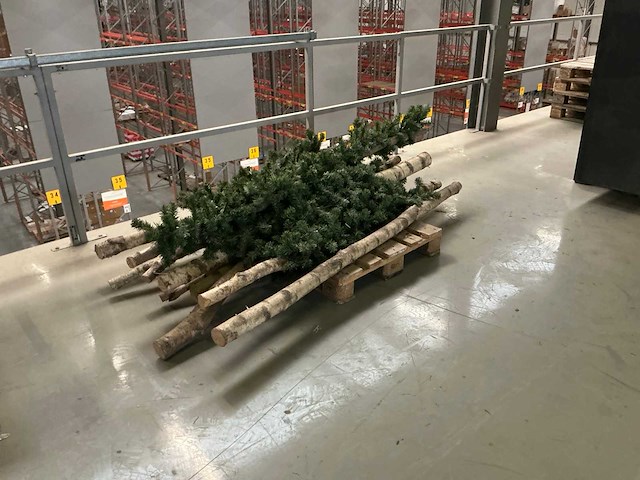 Legbordstellingen, kantoorinventaris en diversen - afbeelding 2 van  53