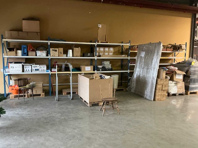 Legbordstellingen, kantoorinventaris en diversen - afbeelding 12 van  53