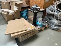 Legbordstellingen, kantoorinventaris en diversen - afbeelding 27 van  53