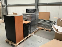 Legbordstellingen, kantoorinventaris en diversen - afbeelding 28 van  53