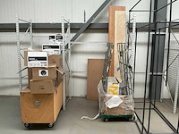 Legbordstellingen, kantoorinventaris en diversen - afbeelding 31 van  53