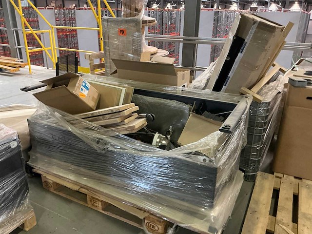 Legbordstellingen, kantoorinventaris en diversen - afbeelding 49 van  53