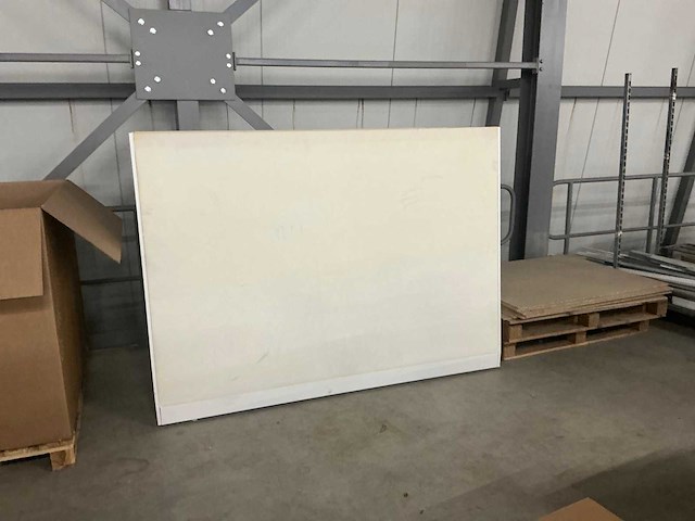 Legbordstellingen, kantoorinventaris en diversen - afbeelding 15 van  48