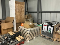 Legbordstellingen, kantoorinventaris en diversen - afbeelding 21 van  48