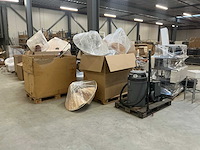 Legbordstellingen, kantoorinventaris en diversen - afbeelding 12 van  48