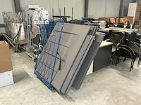 Legbordstellingen, kantoorinventaris en diversen - afbeelding 26 van  48