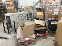 Legbordstellingen, kantoorinventaris en diversen - afbeelding 41 van  48