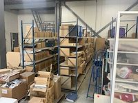 Legbordstellingen, kantoorinventaris en diversen - afbeelding 43 van  48