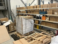 Legbordstellingen, kantoorinventaris en diversen - afbeelding 45 van  48