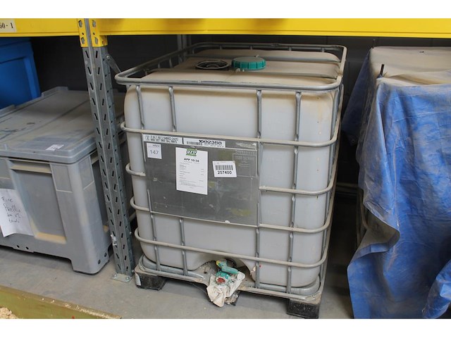 Lege ibc voormalig gebruikt voor meststoffen. - afbeelding 1 van  3