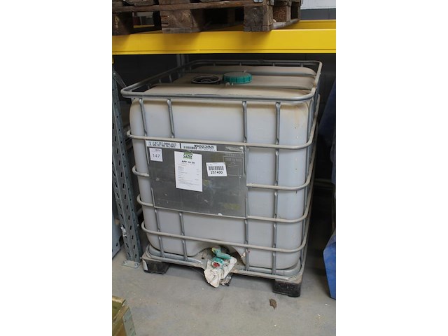 Lege ibc voormalig gebruikt voor meststoffen. - afbeelding 2 van  3