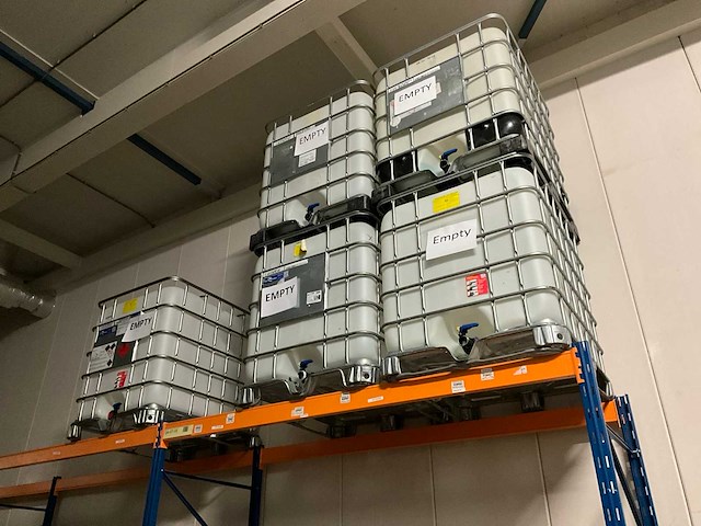 Lege ibcs en vaten (30x) - afbeelding 1 van  4