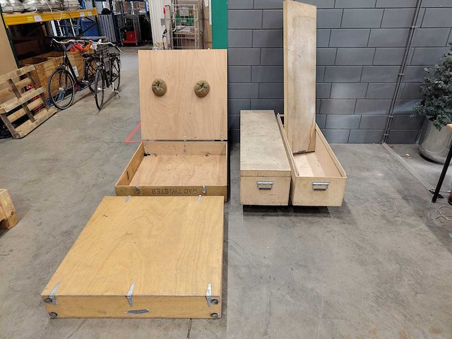 Lege kisten - afbeelding 2 van  4
