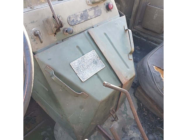 Leger voertuig unimog mercedes, 404 - afbeelding 11 van  52