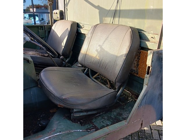 Leger voertuig unimog met opbouw mercedes, 404 - afbeelding 15 van  53