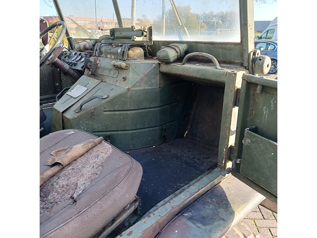 Leger voertuig unimog met opbouw mercedes, 404 - afbeelding 18 van  53