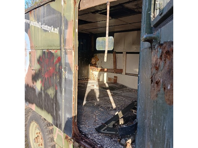 Leger voertuig unimog met opbouw mercedes, 404 - afbeelding 21 van  53