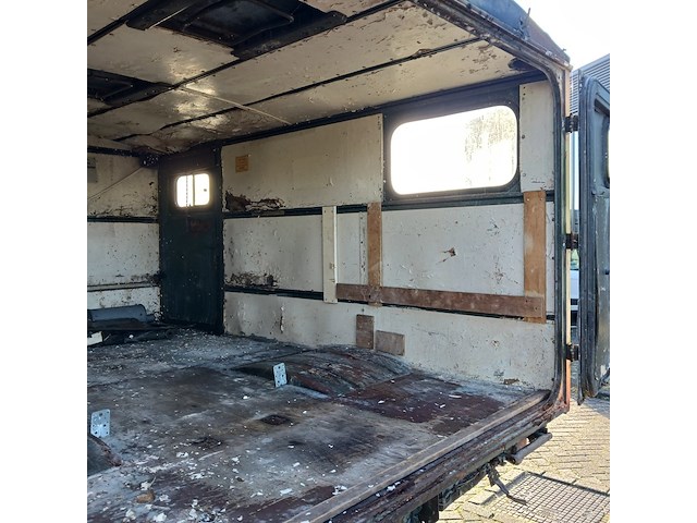 Leger voertuig unimog met opbouw mercedes, 404 - afbeelding 27 van  53