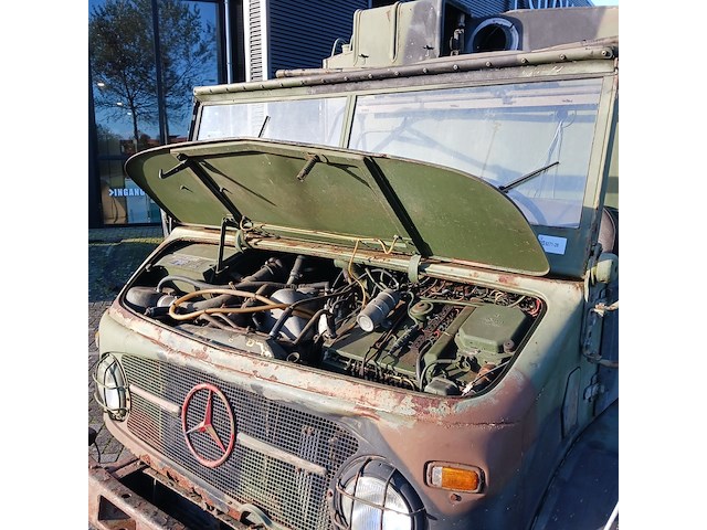 Leger voertuig unimog met opbouw mercedes, 404 - afbeelding 41 van  53