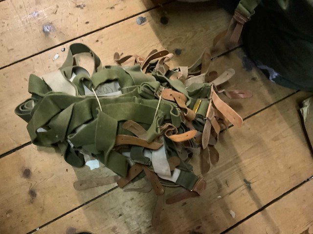 Legerbretels en tasjes - afbeelding 3 van  5