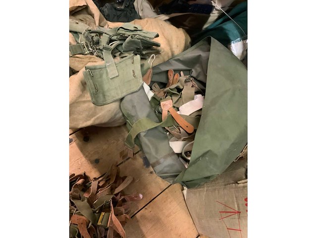 Legerbretels en tasjes - afbeelding 4 van  5