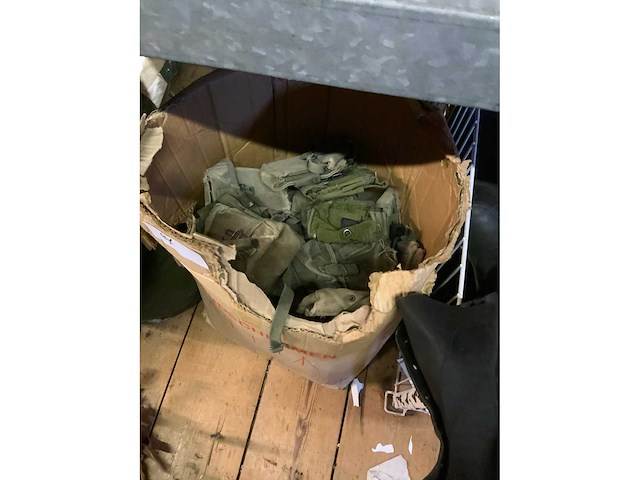 Legerbretels en tasjes - afbeelding 5 van  5