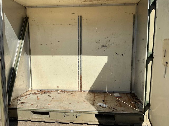 Legercontainer - afbeelding 4 van  4