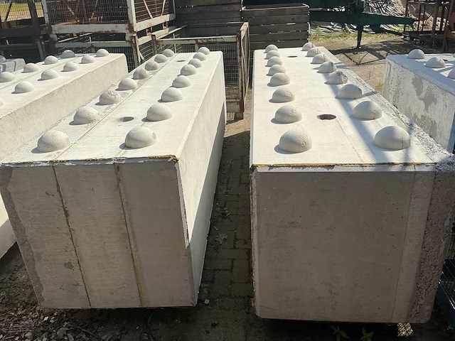 Lego beton blok 4,5 ton 5 x overige beton toebehoren - afbeelding 17 van  17